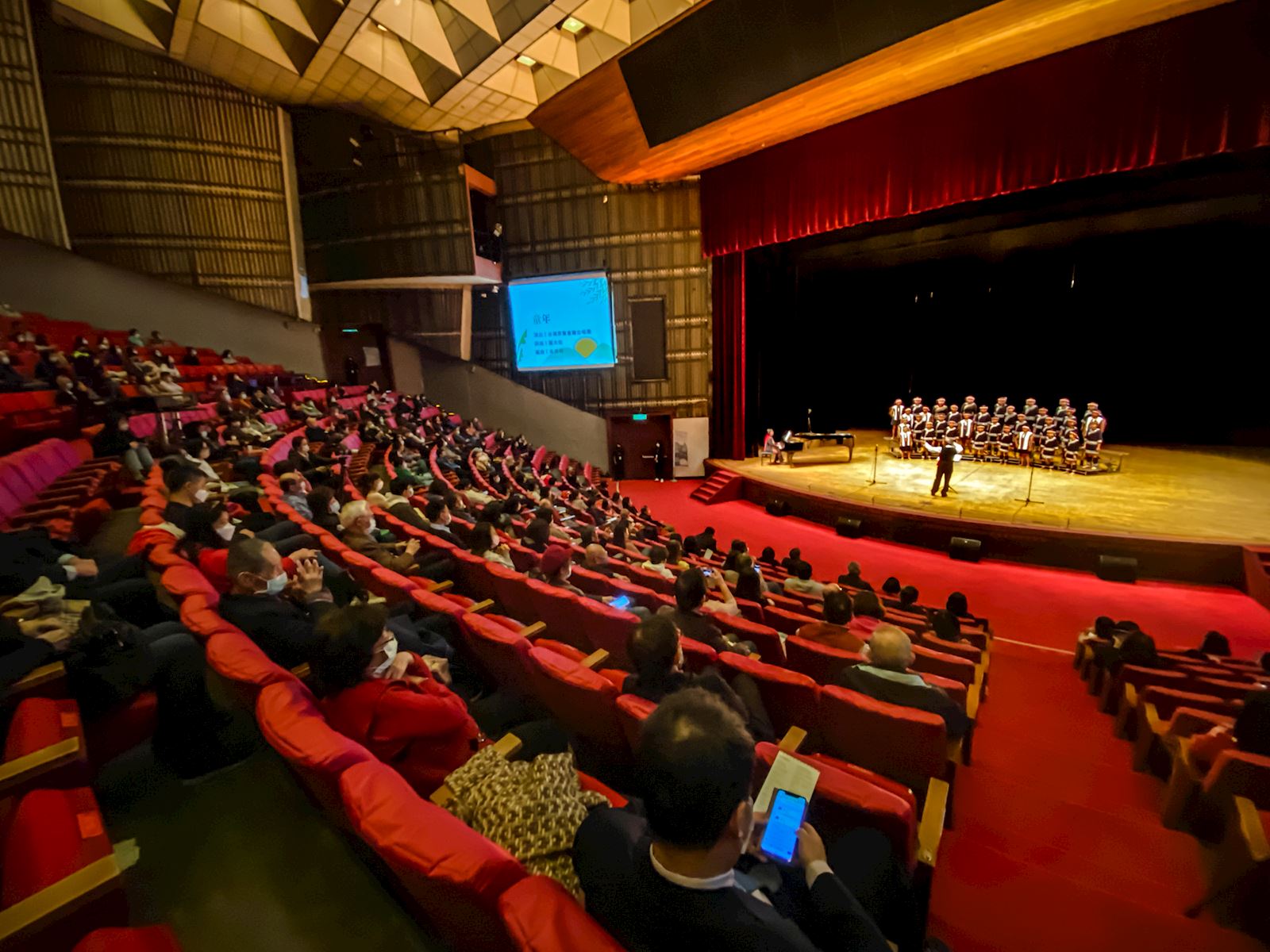 本校籌備近一年的「2022點亮南島募款音樂會」在國父紀念館盛大舉行（攝影：秘書處）